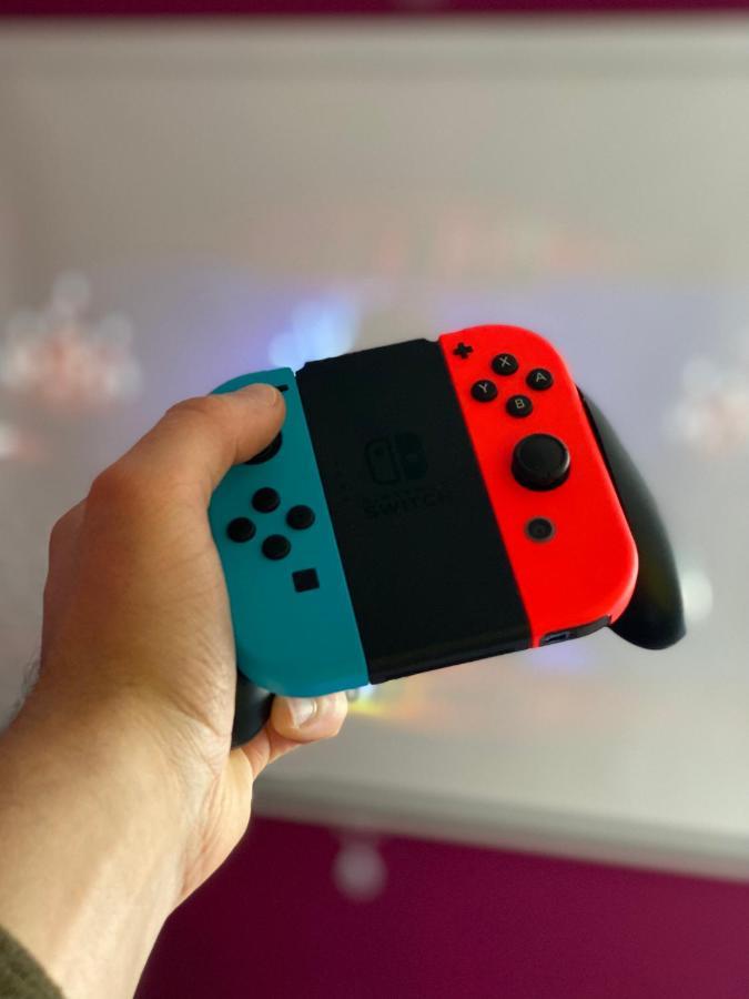 Capsule Groovy-Jacuzzi-Sauna-Billard-Netflix- Nintendo Switch & Jeux مونس المظهر الخارجي الصورة