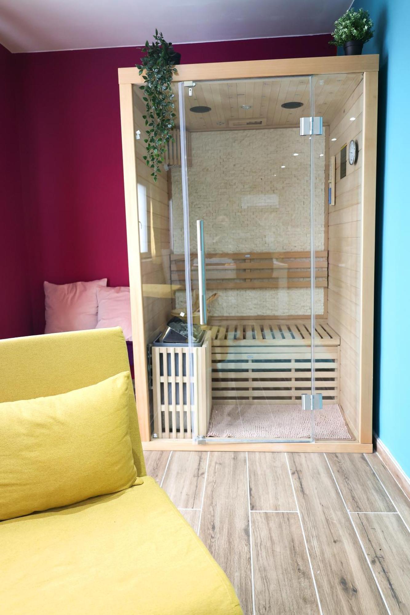 Capsule Groovy-Jacuzzi-Sauna-Billard-Netflix- Nintendo Switch & Jeux مونس المظهر الخارجي الصورة